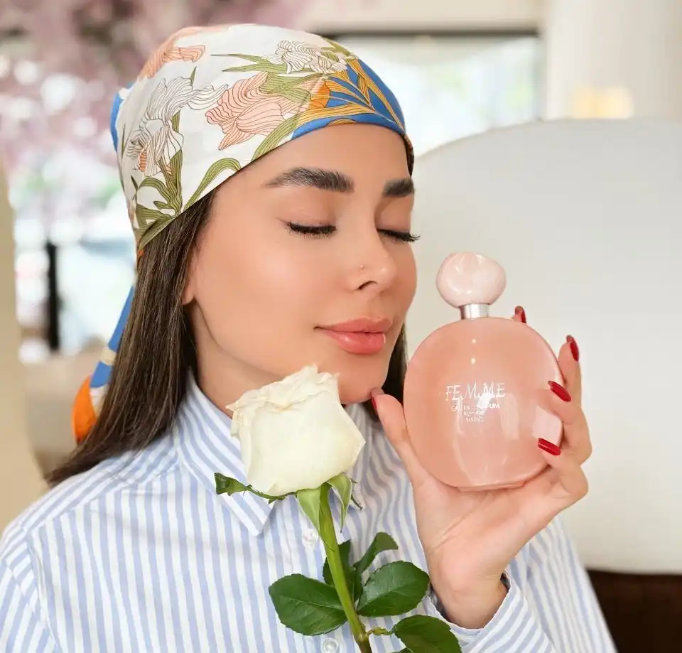 قیمت عطر پرفیوم زنانه
